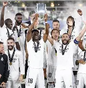 欧超杯赛程吃紧，埃因霍温集结日主帅复盘，引发热议，阵容厚度经受考验(欧超杯是什么比赛)