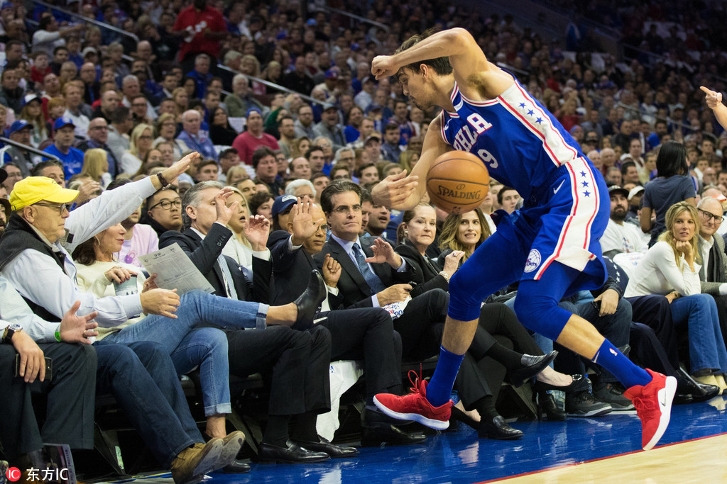 芝加哥公牛训练开放日；转会期主帅复盘引欢呼；英超在即；更衣室氛围转暖(金州勇士vs芝加哥公牛)