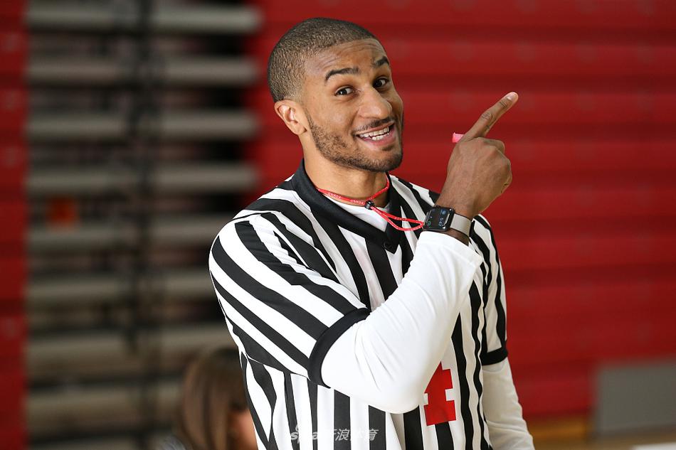 关于华盛顿奇才调整名单备战中超今夜广东宏远调整名单以备亚冠，现场解说直呼：阿森纳今晚状态回暖的信息