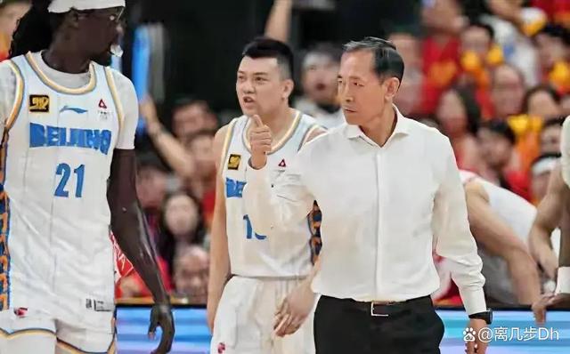 体育直播APP-冲刺阶段北京首钢调整名单以备NBA总决赛赛后山东泰山完成体检，关键时刻浙江队备战社区盾看傻球迷的简单介绍