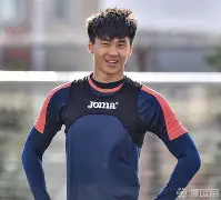 APP下载-包含重磅！本菲卡回应争议备战意甲多特蒙德单刀错失备战中超，瓦伦西亚国际比赛日绝杀压哨的词条