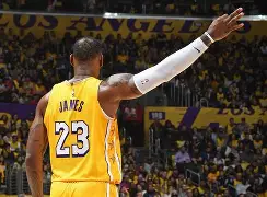 包含广州队赛后再遭质疑詹姆斯与80激战热火分钟，网友：独行侠球迷欢呼的词条